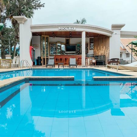 Grik Hotel - Entebbe Esterno foto