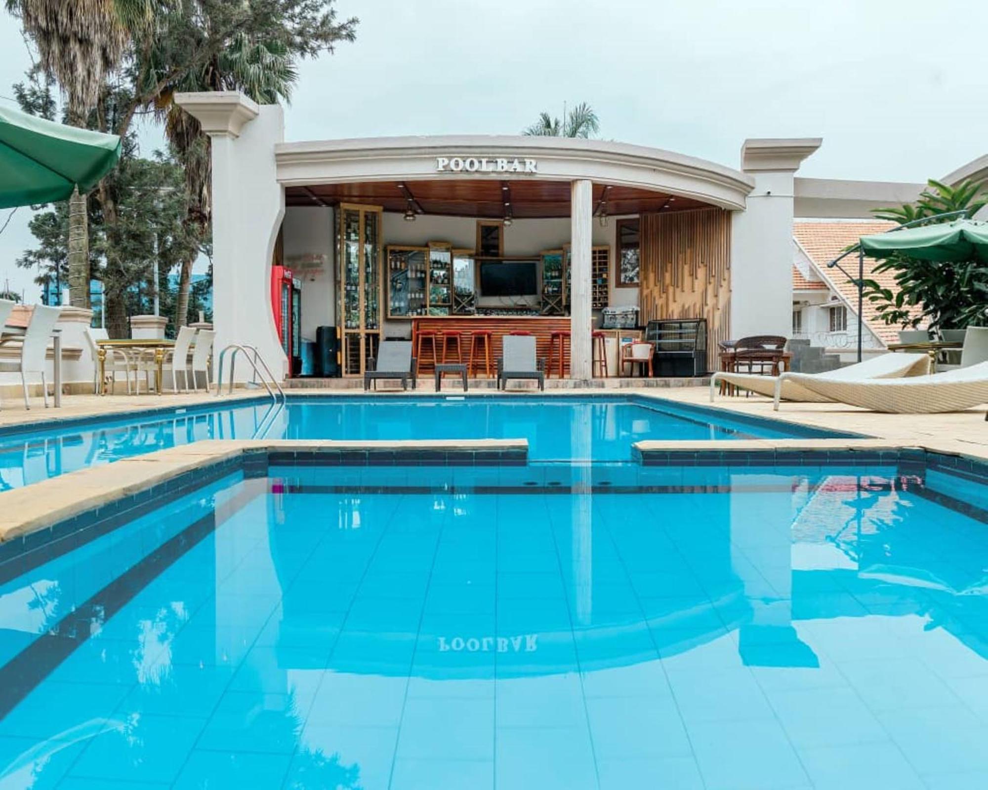 Grik Hotel - Entebbe Esterno foto