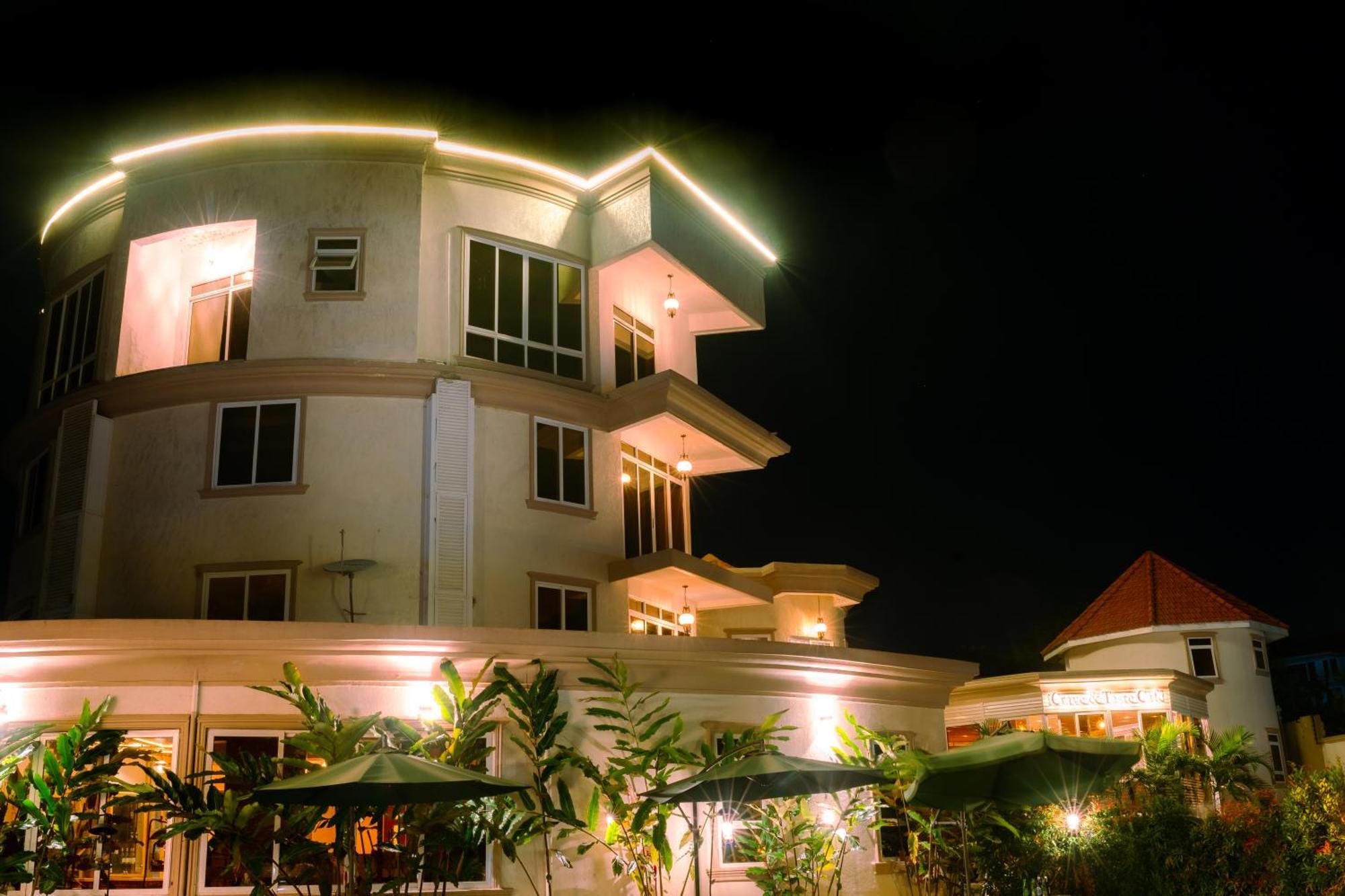 Grik Hotel - Entebbe Esterno foto